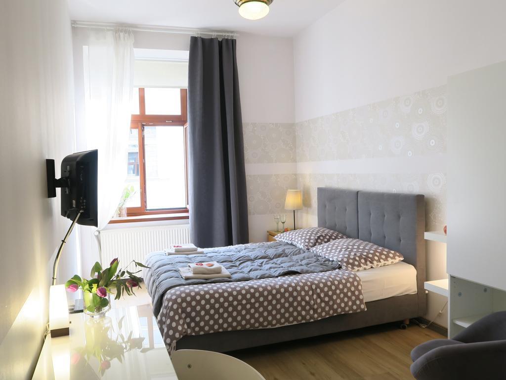 Goscinne Poselska 20 *